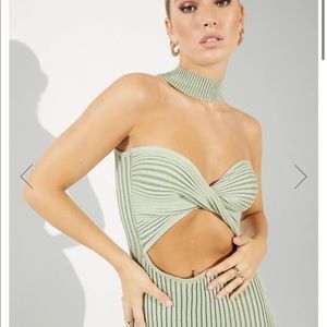 sovere pivot reversible shrug knit dress in spearmint